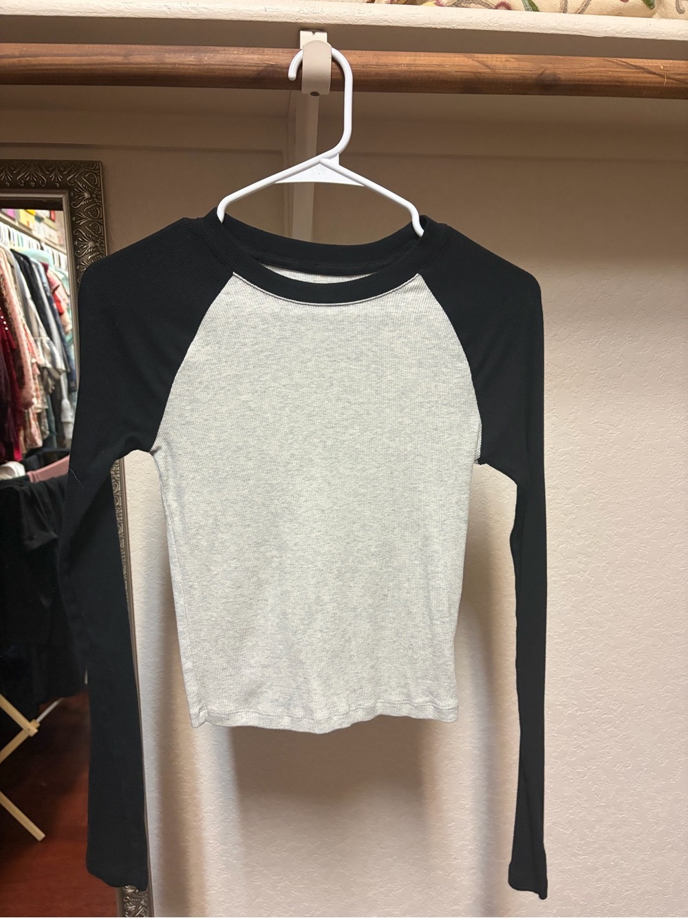 Hollister Black & Light Gray Raglan Long-Sleeve Tee